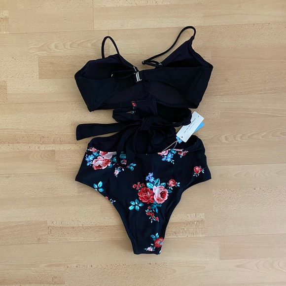 Black And Floral Wrap Cutout One Piece Swimsuit - Picture 4 of 4